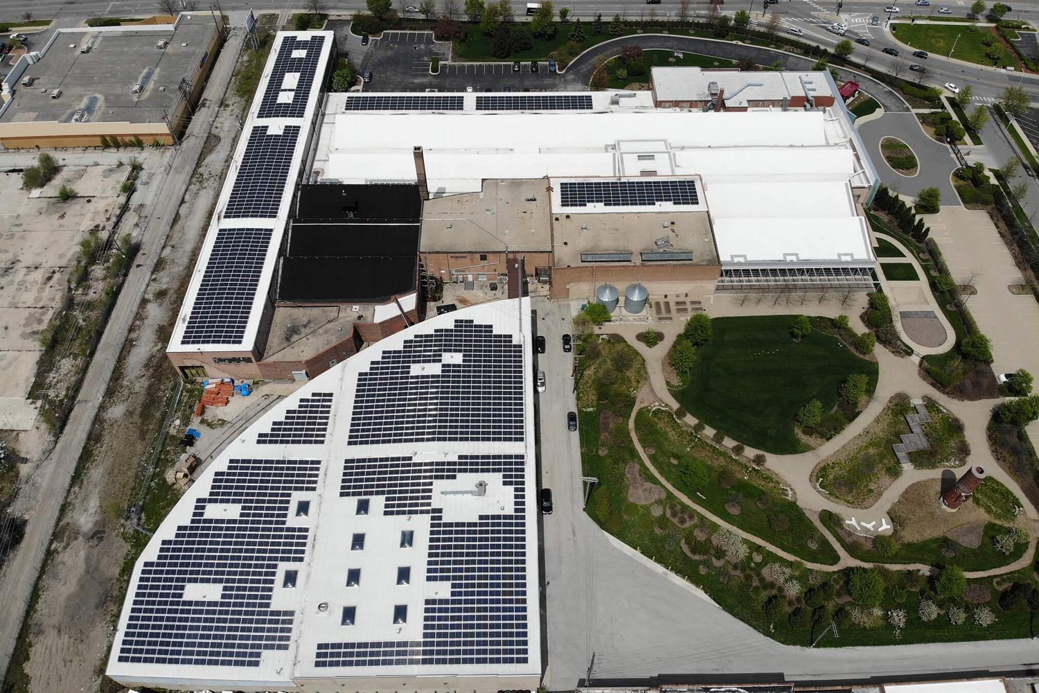 Impianto fotovoltaico su copertura industriale